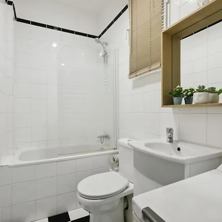 Le Marais & Place Des Vosges - Cityapartmentstay Appartamento *