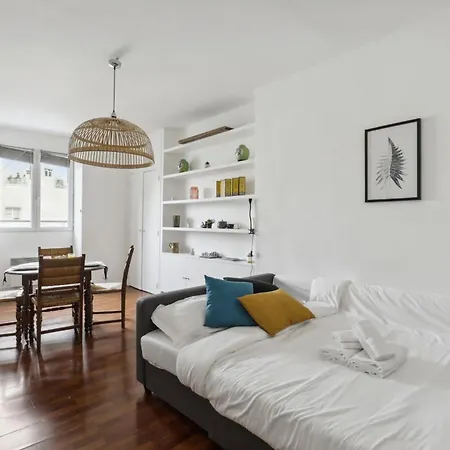 Le Marais & Place Des Vosges - Cityapartmentstay Parigi